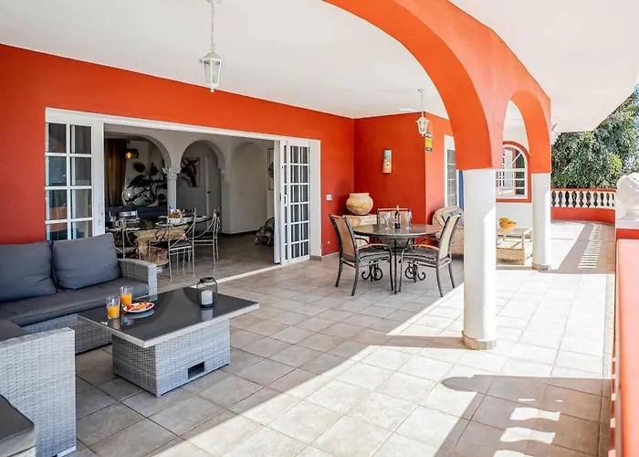 Oleada Vila Costa Adeje (Tenerife)